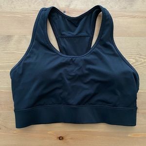 Mila medium impact pocket sports bra
